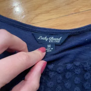 LUCKY BRAND 𝅺size medium top. Good condition thumbnail 3