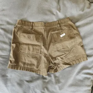 Woman’s REI Co-op Canvas Cargo Shorts Size 14 thumbnail 2