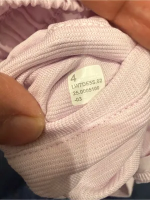 Lululemon Hotty Hot High-Rise Lined Short 2.5" Strawberry Milkshake size 4 thumbnail 3