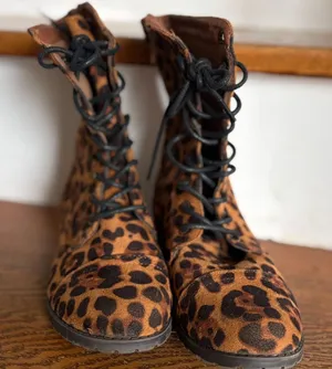 Forever Link Leopard Lace-Up‎ Boots Size 7.5 EUC thumbnail 1