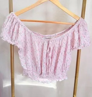 Size M brandy melville STYLE Pink Off-the-Shoulder Crop Top thumbnail 1