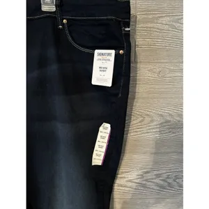 Signature Levi‎ Strauss Gold Label Mid-Rise Skinny Jeans - Size 28M, W39 | L30 thumbnail 2