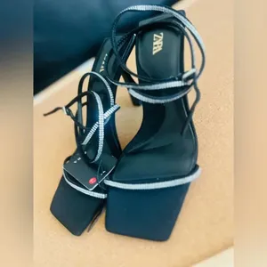 ZARA BRAND BLACK HEELED SANDALS WITH RHINESTONE STRAPS size35 size 5US thumbnail 7