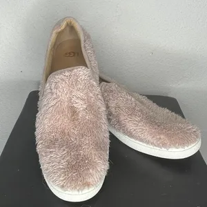 UGG‎ Fuzzy Shoes thumbnail 3
