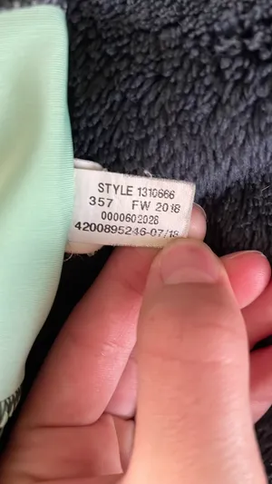 Under Armour Women’s Sports Bra S/M thumbnail 3