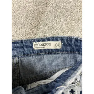 Blank NYC Cutoff Wedge Shorts Women's Sz 24‎ High Rise Distressed Denim Stretch thumbnail 2