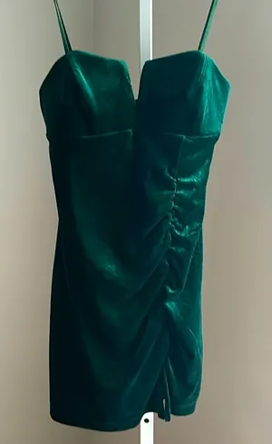 Emerald Sundae Green Velvet Body-con Mini Dress Size Medium thumbnail 1