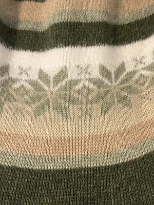 Fashion Bug Vintage y2k Nordic Soft Green Beige Snowflake Turtle Neck Sweater thumbnail 2