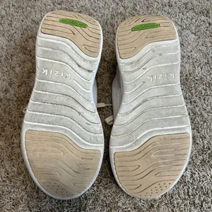 Kizik Men's 8.5 Wide Women's 10 Wide Athens Light Knit Sneakers In White‎ Creme thumbnail 7