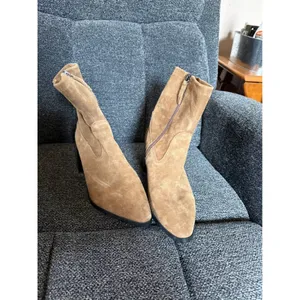 ZARA Tan‎ Suede Block Heel Ankle Boots Side Zip Pointed Toe Women Size 40 thumbnail 2