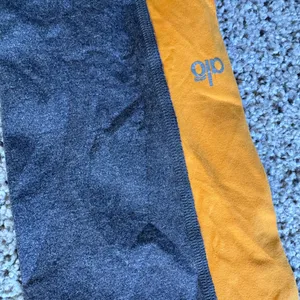 Alo Yoga‎ Ascendant Legging in Colorblock Stormy Heather/Aqua/Flame Small/Medium thumbnail 7