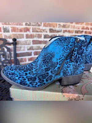 Very G Divine Leopard Print Ankle Booties Turquoise Women’s Size 10 NIB thumbnail 4