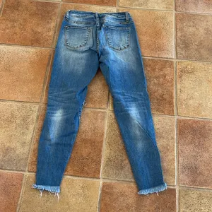 KanCan distressed skinny stretchy jeans size 26 thumbnail 4