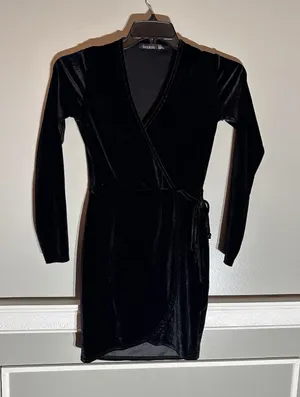 Boohoo Black‎ Crushed Velvet Wrap Mini Dress Size 4 Long Sleeve thumbnail 1