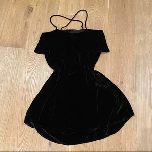 Madewell Velvet Ruffle Mini Dress in Black Size M thumbnail 3