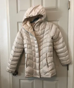 Patagonia White puffy winter jacket thumbnail 2