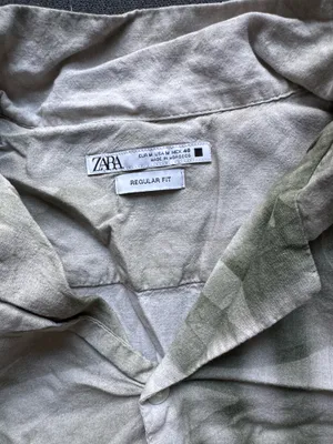 Zara Men Short-Sleeve Button-Down Shirt in Olive and Beige Wash thumbnail 2