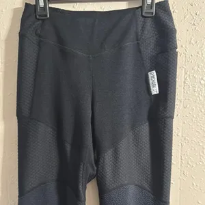 Gymshark Black Leggings Sleek Athletic Wear thumbnail 2