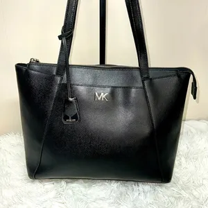 Micheal Kors Maddie Medium Crossgrain Leather Tote Bag thumbnail 1