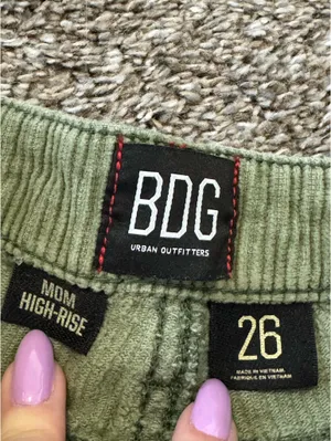 Urban Outfitters BDG High-Rise Mom Jeans thumbnail 4
