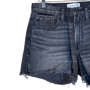 Abercrombie & Fitch Mid Rise Boyfriend Shorts Faded Black Denim Cutoff Size 2 thumbnail 2