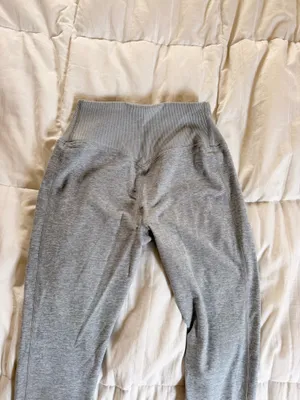Alo Yoga High-Waist Alosoft Lounge Leggings Heather Grey Size S thumbnail 3