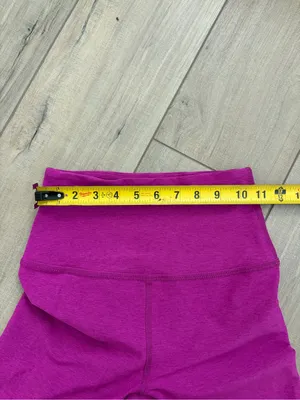 Beyond Yoga Caught in the Midi High Waist Leggings Berry Bliss Heather Seasonal thumbnail 7