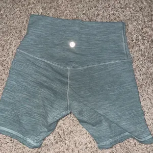 Lululemon Align Shorts 6" thumbnail 3