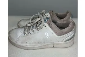 On Cloud The Roger Advantage Womens Size 8.5 White Leather Sneakers thumbnail 2