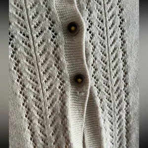 Boden Mini Off Cream Knit‎ Cardigan Sweater size 6-7 yrs thumbnail 3