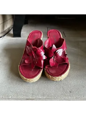 Me Too red flower wedge sandal size 7 thumbnail 7