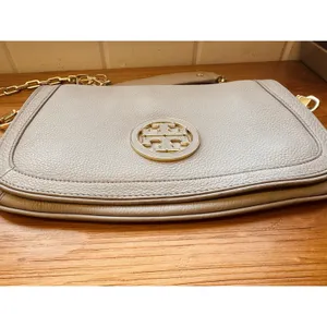 Tory Burch‎ Amanda Logo Gray Crossbody Clutch Gold Chain Flap Magnetic Closure thumbnail 9