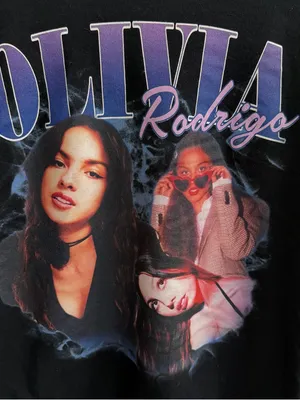 Olivia Rodrigo off-the-shoulder black graphic tee thumbnail 3