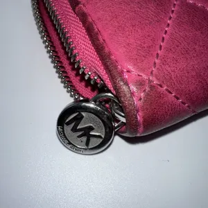 Michael Kors Quilted Pink Leather Small Zip Around Wallet Silver Tone Hardware thumbnail 3