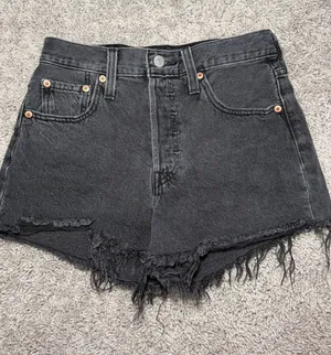 Levi’s 501 Original Fit High-Rise Women’s Shorts thumbnail 1
