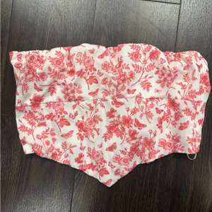 Princess Polly White and‎ Red Floral Crop Top thumbnail 2