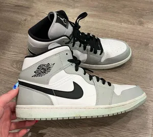 jordan 1 mid thumbnail 1