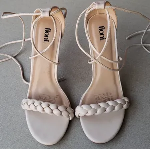 Fioni Laced Heels, Size 7.5 thumbnail 6