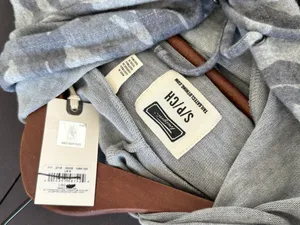 Tailgate Brooklyn Nets Soft Gray Camo Hooded Sweater Size S thumbnail 3