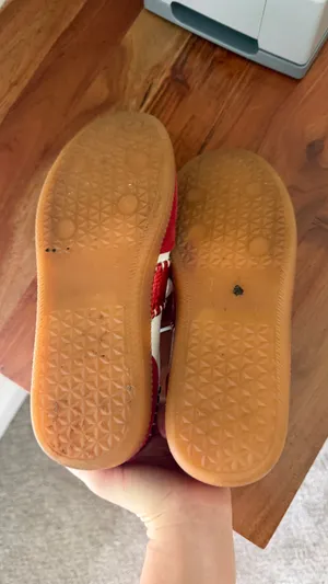 Red sneakers Size 6.5 thumbnail 5