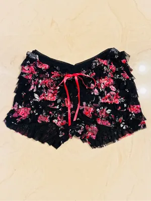 FREE PEOPLE Feeling For Lace Black Pink Floral Shorts Ruffles Girly Size Medium thumbnail 2