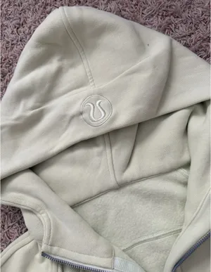 Lululemon Pullover thumbnail 3