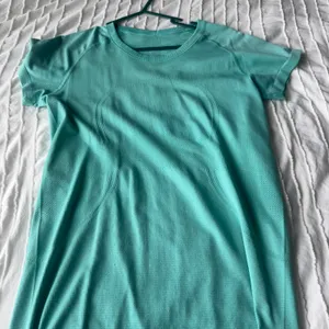 Lululemon Swiftly Tech thumbnail 1