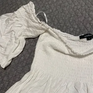 Women’s off the shoulders top Size L thumbnail 4