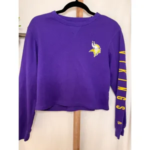 New Era NFL Minnesota Vikings Purple Waffle Knit Cropped Sweatshirt Womens S thumbnail 3