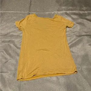American Eagle Outfitters Yellow Fitted Short Sleeve Tee thumbnail 3