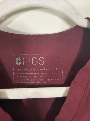 Figs FULL SET Burgundy Casma Scrub Top Kade Straight-Leg Scrub Pant FionLite thumbnail 9