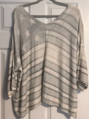 POL Deep V-neck Striped Stars Americana Oversized Lightweight Knit Sweater Med thumbnail 2
