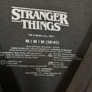 Stranger things tv show promo tshirt size medium  thumbnail 4