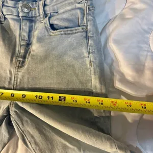 Light-Wash American Eagle Jeans Size 4 Regular Inseam 27 inches straight thumbnail 5
